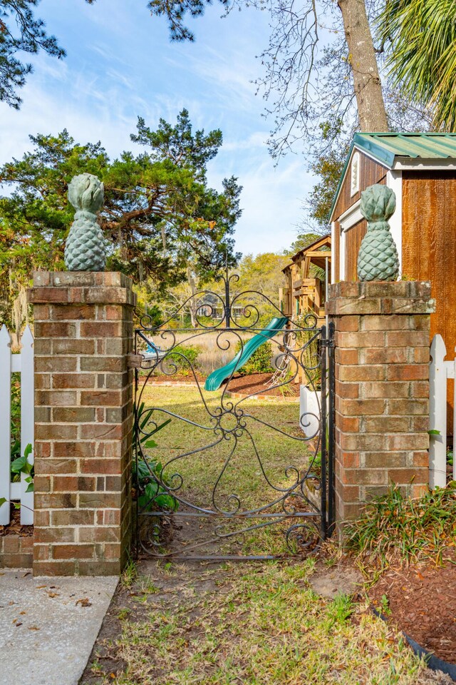 630 Cain Dr, Mount Pleasant, SC 29464 - view of gate