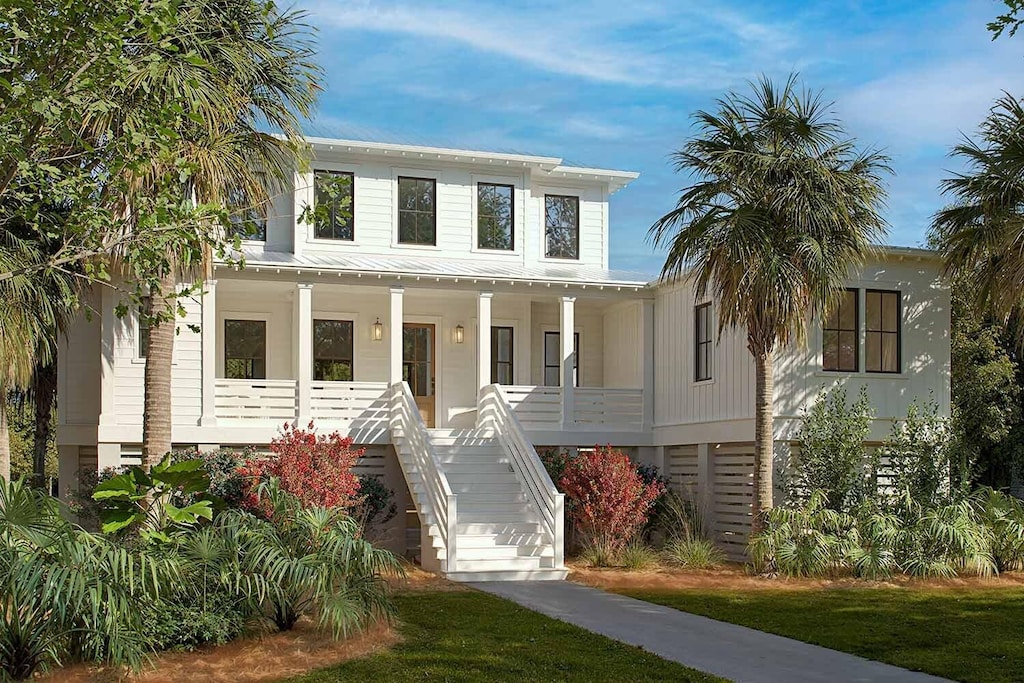 view of front of house featuring a porch