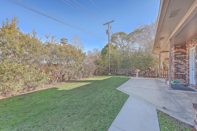 view of yard with a patio area