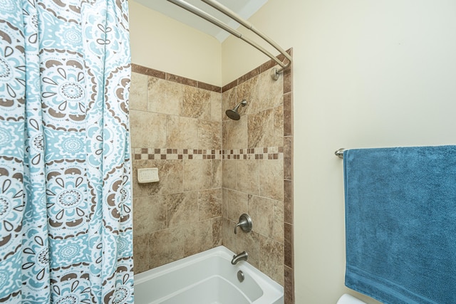 bathroom featuring shower / bath combo