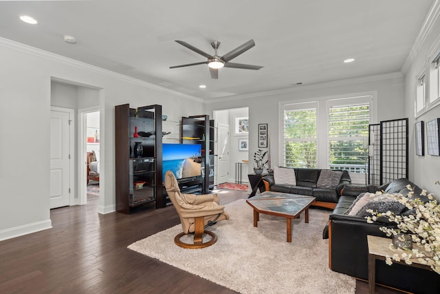 living room with baseboards, a ceiling fan, wood finished floors, crown molding, and recessed lighting