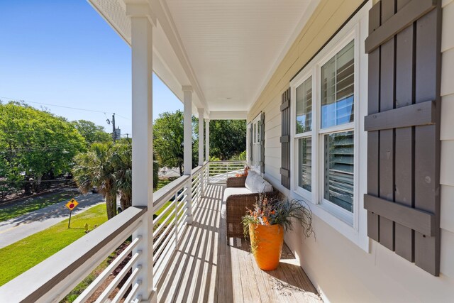 balcony featuring covered porch