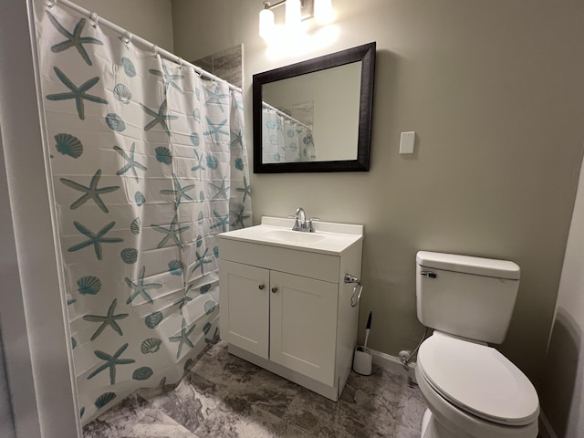 bathroom with a shower with curtain, vanity, and toilet