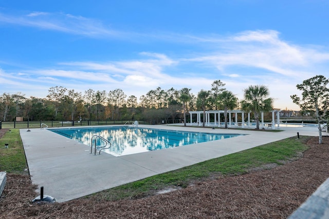 view of swimming pool