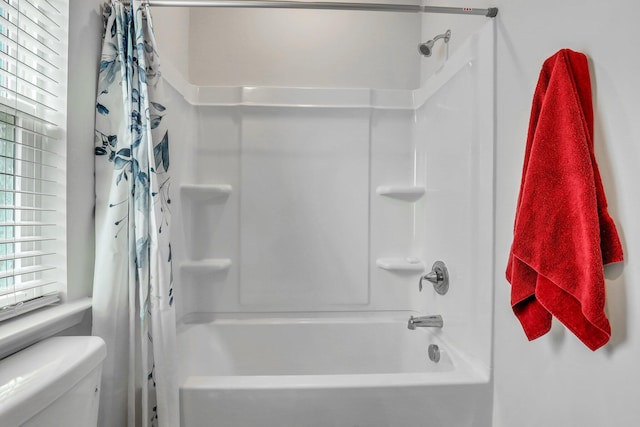 516 Yellow Leaf Ln, Summerville, SC 29486 - full bath featuring toilet and shower / bathtub combination with curtain
