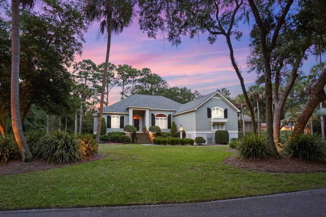 view of front of home featuring a yard