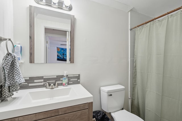 9 F St, Charleston, SC 29403 - full bathroom featuring vanity, curtained shower, and tasteful backsplash