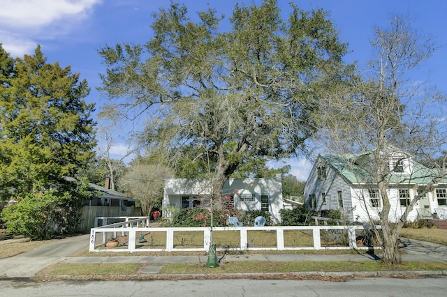 view of front facade