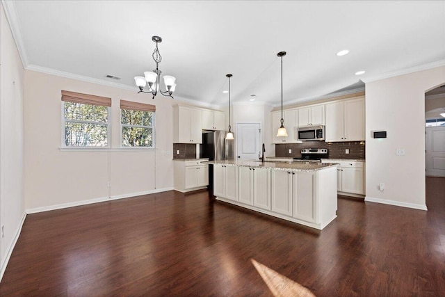 kitchen with stainless steel appliances, a center island with sink, pendant lighting, and dark hardwood / wood-style flooring