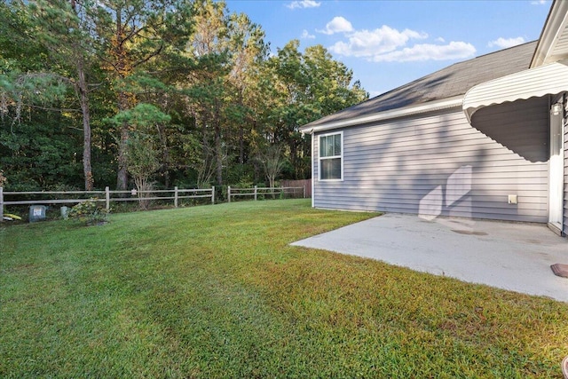 view of yard with a patio