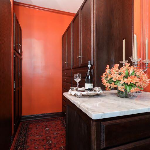 81 Rutledge Ave, Charleston, SC 29401 - bathroom with baseboards