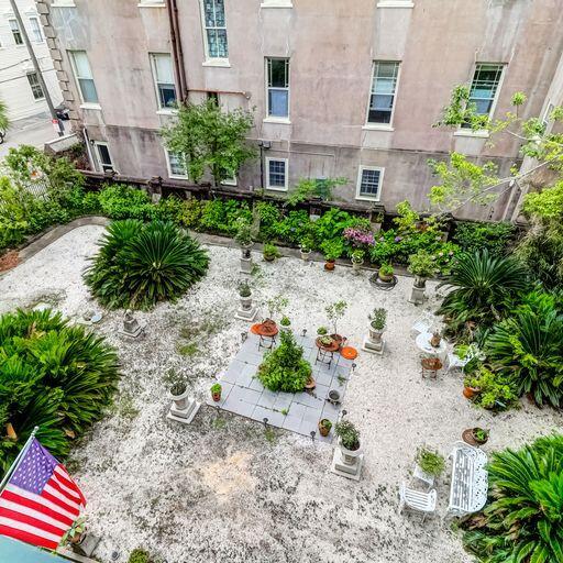 81 Rutledge Ave, Charleston, SC 29401 - view of property's community