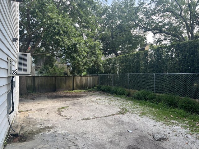 81 Rutledge Ave, Charleston, SC 29401 - view of yard