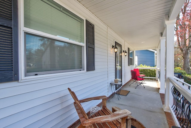 view of patio / terrace with covered porch