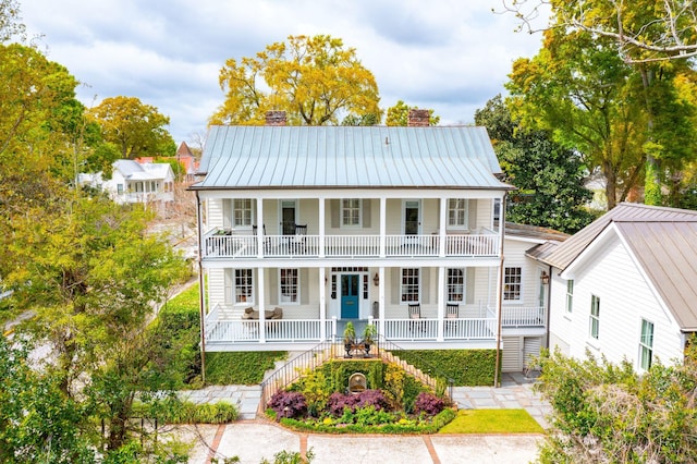 view of front facade with a porch