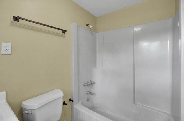 full bath featuring toilet and shower / tub combination