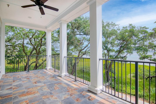 balcony featuring ceiling fan