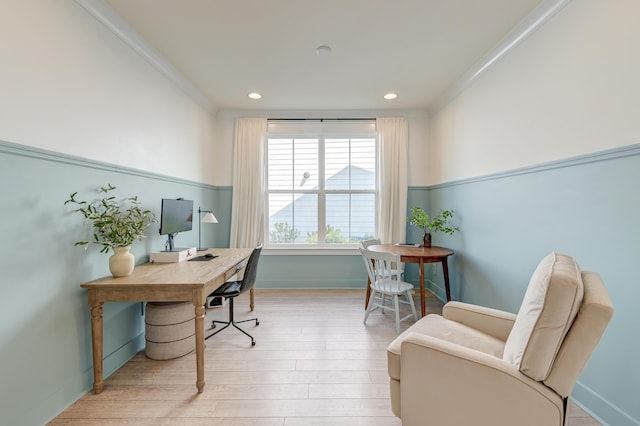 office area featuring recessed lighting, light wood-type flooring, baseboards, and crown molding