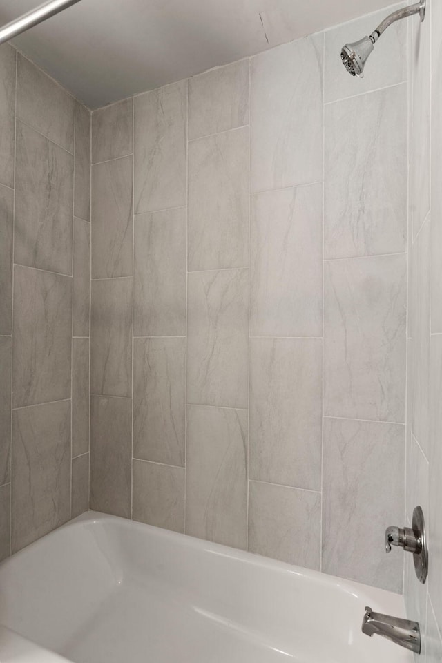 132 E Hartwick Ln, Goose Creek, SC 29445 - full bath with shower / tub combination