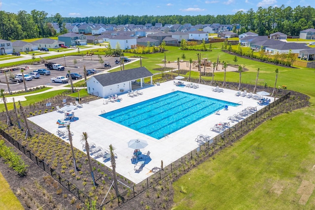 view of swimming pool