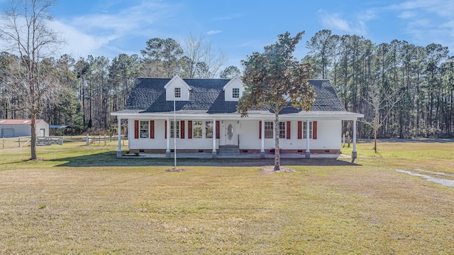 view of front of property featuring a shingled roof, a front yard, fence, and crawl space