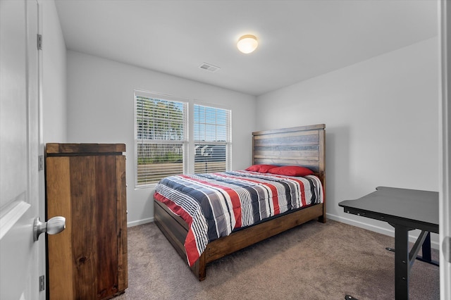 bedroom with carpet flooring