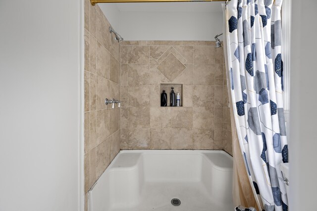 1445 Downwood Pl, Charleston, SC 29412 - bathroom with curtained shower