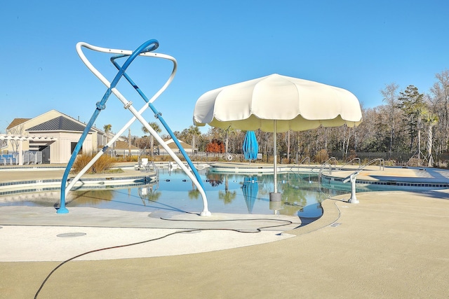 pool with fence