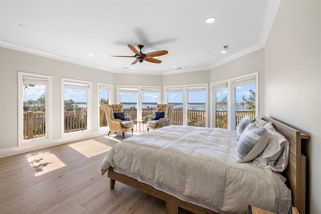 bedroom with access to exterior, light hardwood / wood-style flooring, ornamental molding, and ceiling fan