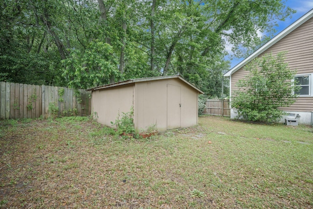 2177 Gulf Dr, Mount Pleasant, SC 29464 - view of yard with a storage unit and an outdoor structure