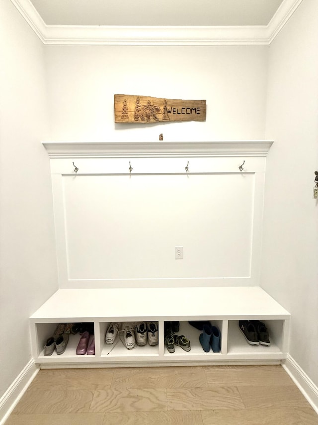 103 Granton Edge Ln, Summerville, SC 29486 - mudroom featuring crown molding