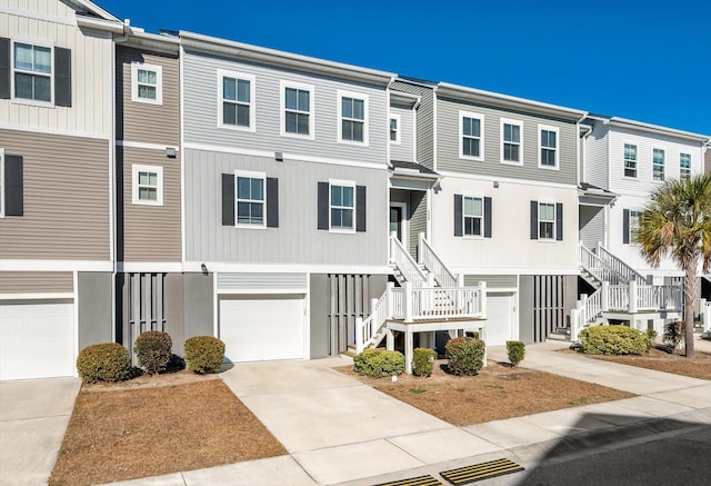 view of front facade featuring a garage