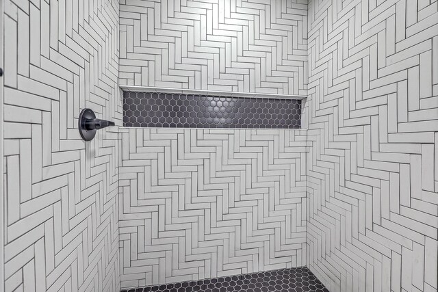 169 Southwold Cir, Goose Creek, SC 29445 - bathroom view of a tile shower
