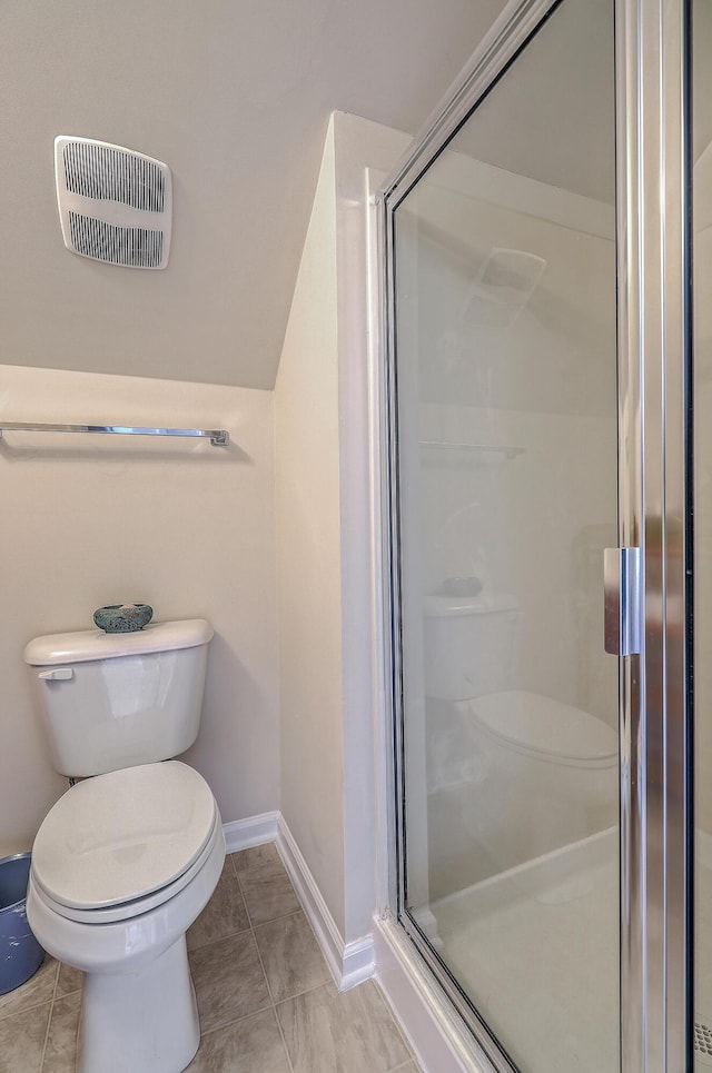 405 Decatur Dr, Summerville, SC 29486 - full bathroom featuring visible vents, baseboards, toilet, and a shower stall
