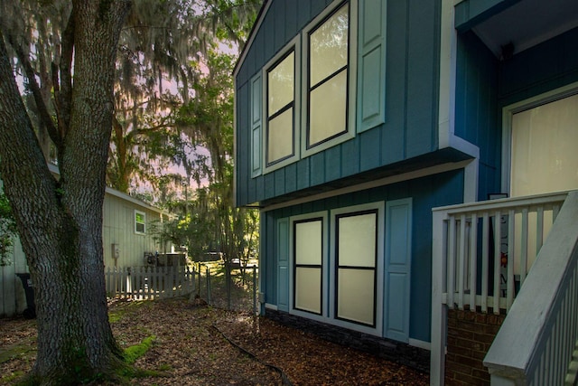 104 Queens Ct, Summerville, SC 29485 - view of side of property featuring board and batten siding
