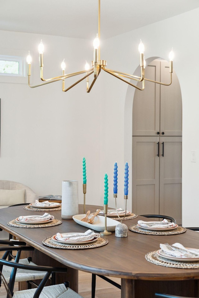 dining room with an inviting chandelier