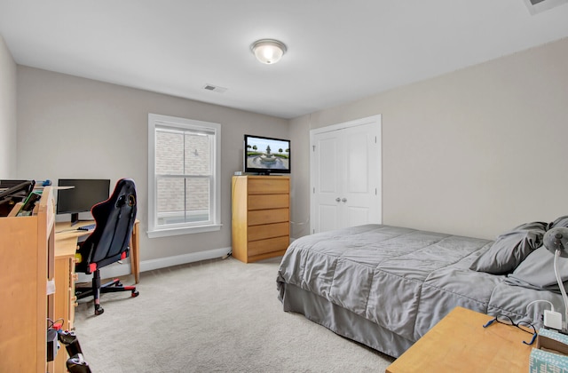 bedroom with carpet flooring