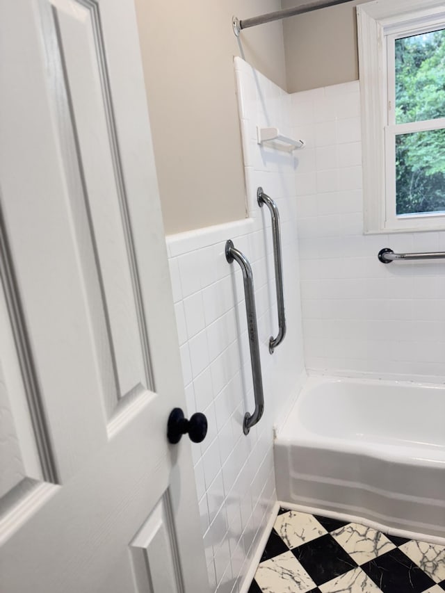 105 Dandridge Rd, Walterboro, SC 29488 - full bath with tile walls and wainscoting