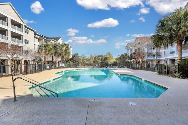 view of swimming pool