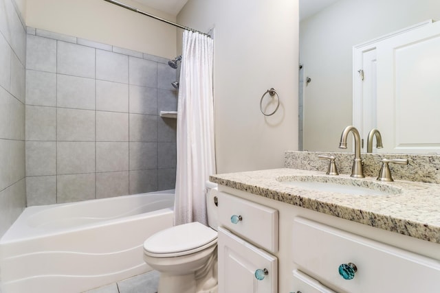 full bathroom featuring shower / tub combo with curtain, vanity, and toilet