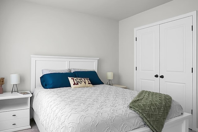 bedroom with a closet