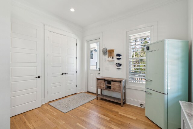 3894 Sawyers Island Dr, Mount Pleasant, SC 29466 - entryway featuring baseboards, ornamental molding, recessed lighting, and light wood-type flooring