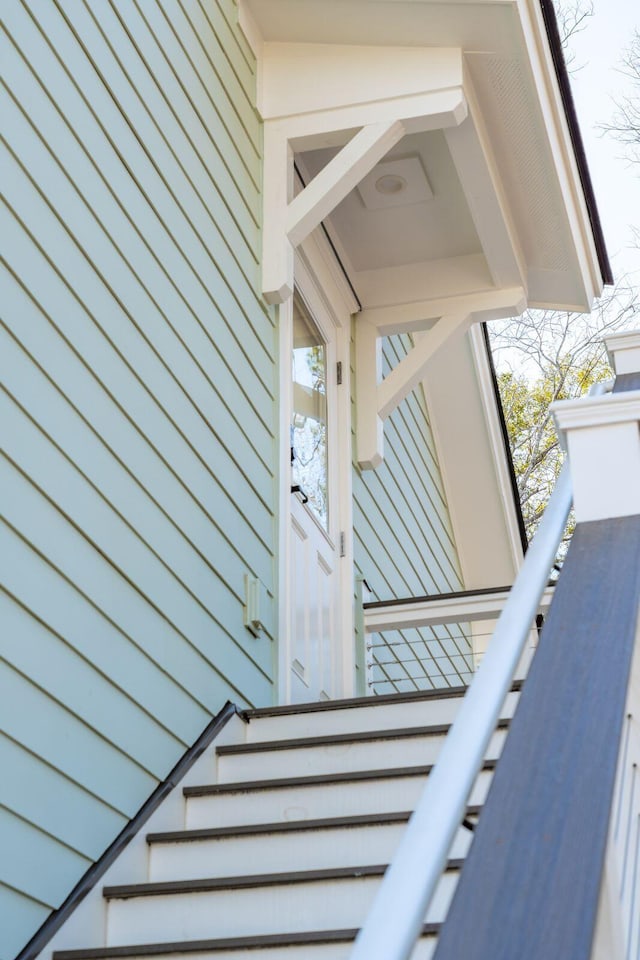 3894 Sawyers Island Dr, Mount Pleasant, SC 29466 - property entrance featuring a balcony
