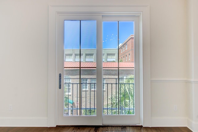 1 Vendue Range Range Unit I, Charleston, SC 29401 - detailed view of baseboards and wood finished floors