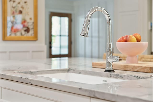 room details featuring sink