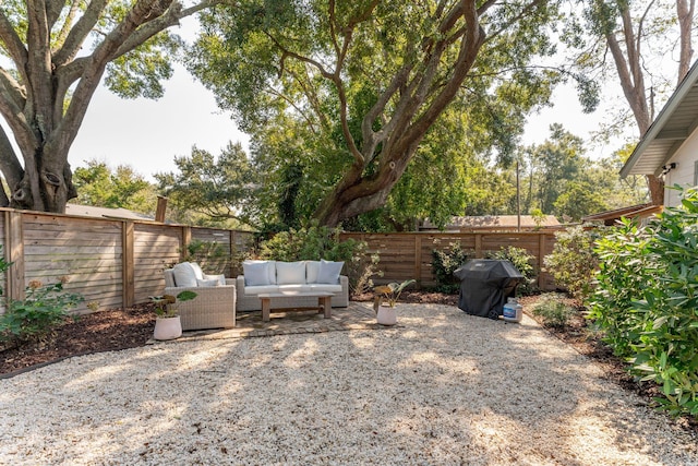 view of yard featuring an outdoor living space