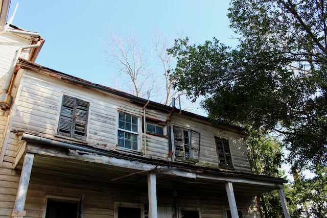 view of property exterior