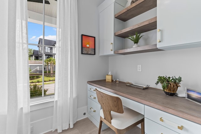 553 Old Compass Rd, Daniel Island, SC 29492 - unfurnished office featuring built in desk