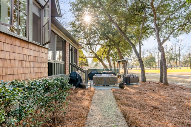 view of yard with an outdoor hangout area