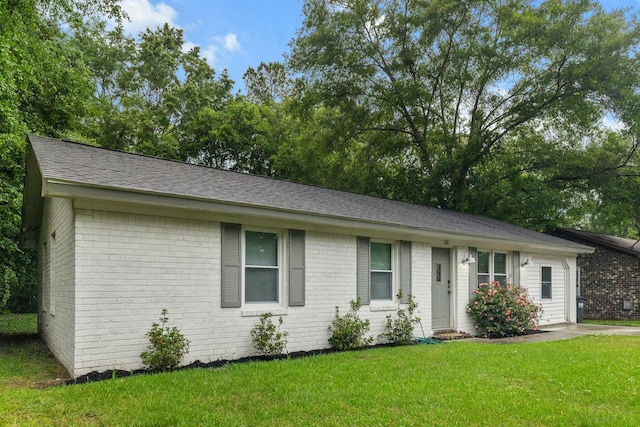 120 Lisa Dr, Summerville, SC 29485 - single story home featuring a front lawn, brick siding, and roof with shingles